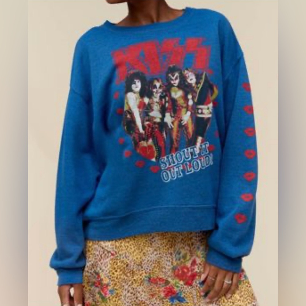 Daydreamer Large Kiss Blue Sweatshirt. 💙⚡️